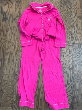 Victoria's Secret pink Pajama set. Good condition. ~